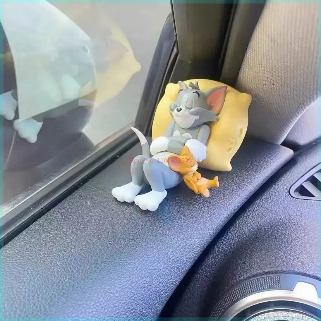 New Tom Cat Jerry Mouse Car Ornament Cute Desk Decorations Adorable Figurines Collectible Toy Figures Auto Motive Interior Gift